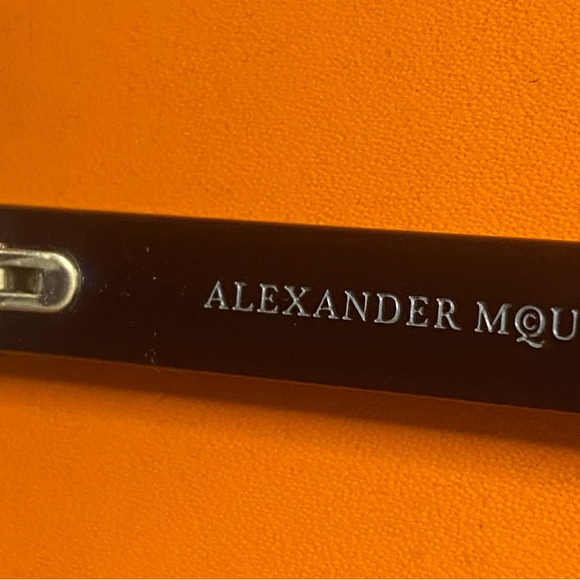 Alexander McQueen Blue Sunglasses- Like New - Picture 7 of 7
